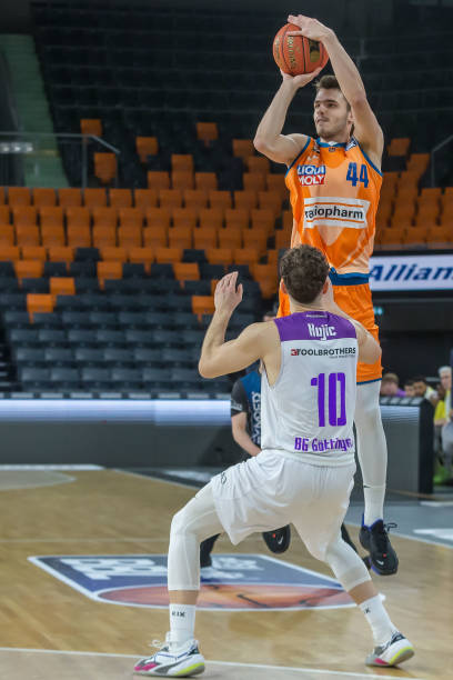 一个半拍的 一个半拍的